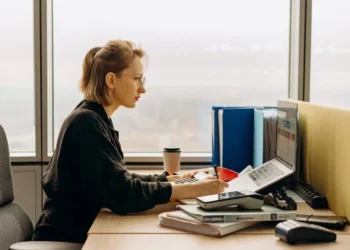 Building healthy financial habits is simple.