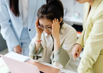 7 Red Flags to Help You Avoid an Investment Scam & 4 Ways to Investigate