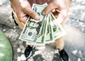 Our Best 4 Financial Takeaways from Watching Netflix’s “Money Explained”